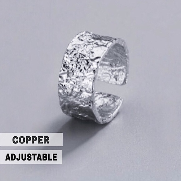 Jewelry - ⚜️[𝟯/$𝟮𝟴]⚜️Silver Textured Resizable Ring NEW